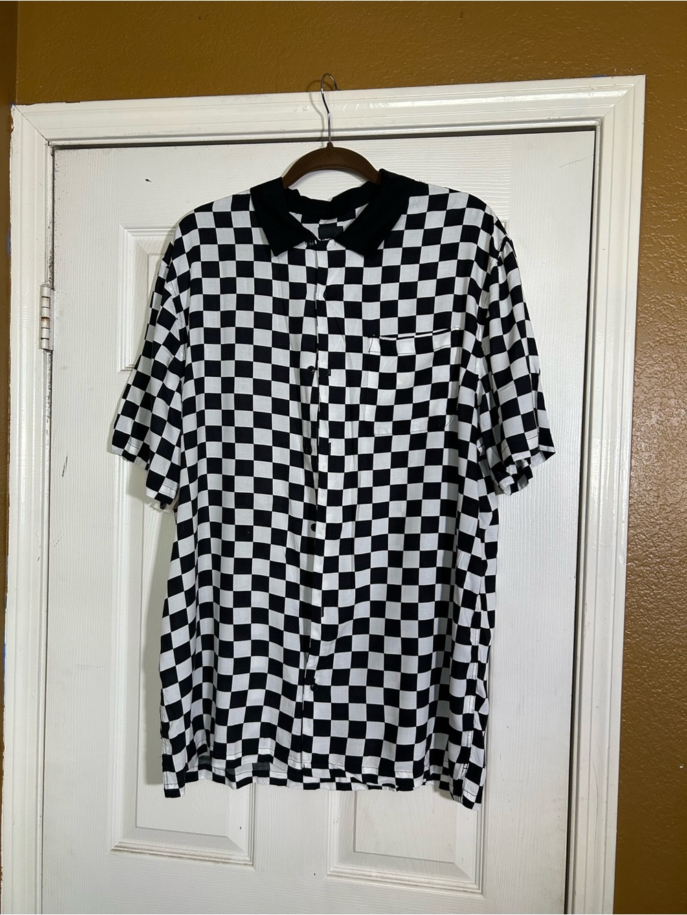 Vans Black & White Checkered Short-Sleeve Button-Up XL Shirt